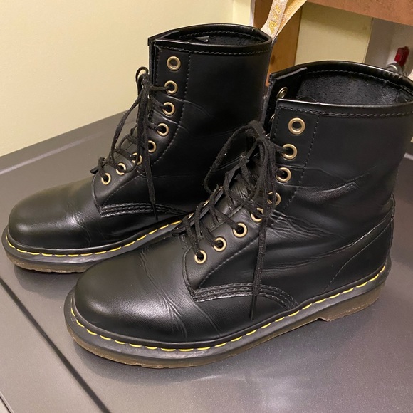 Doc Martens Vegan Leather 1460 8 Eye Lace Up Boots - Picture 3 of 6